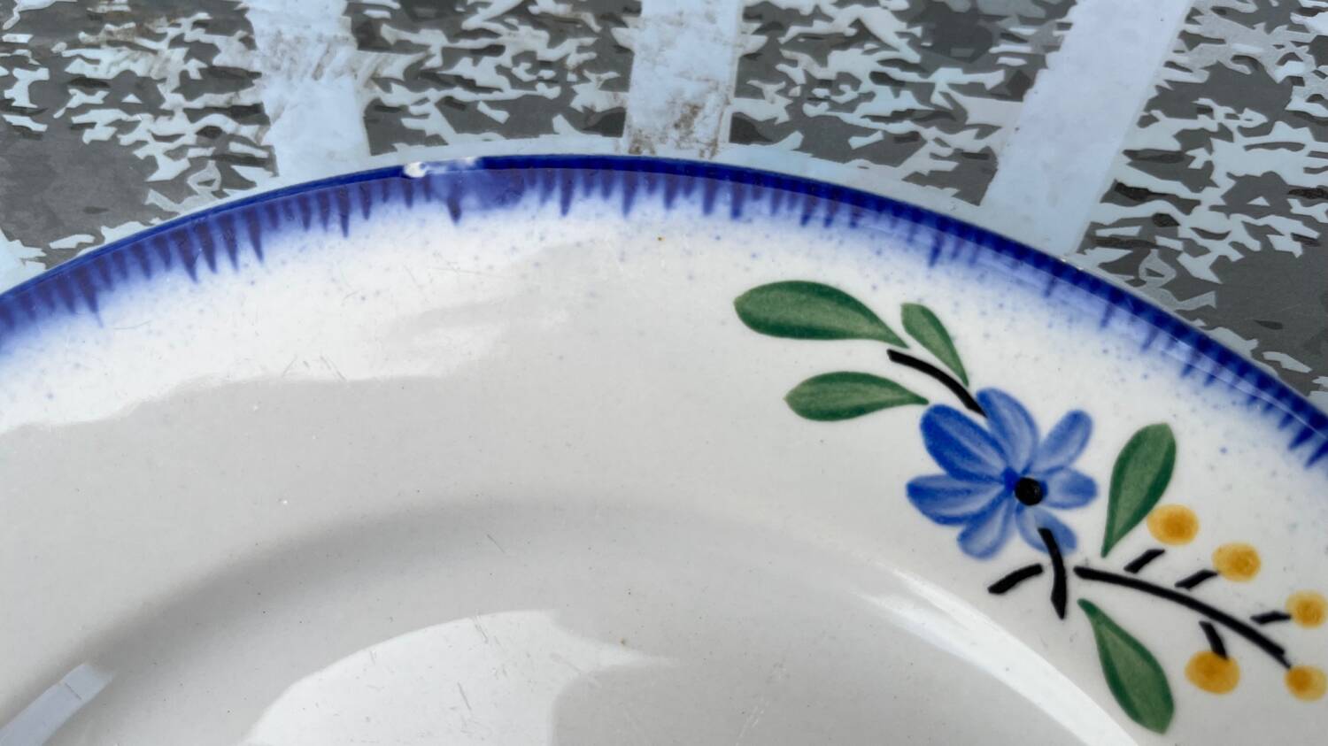 Set of 6 old Digoin flat plates