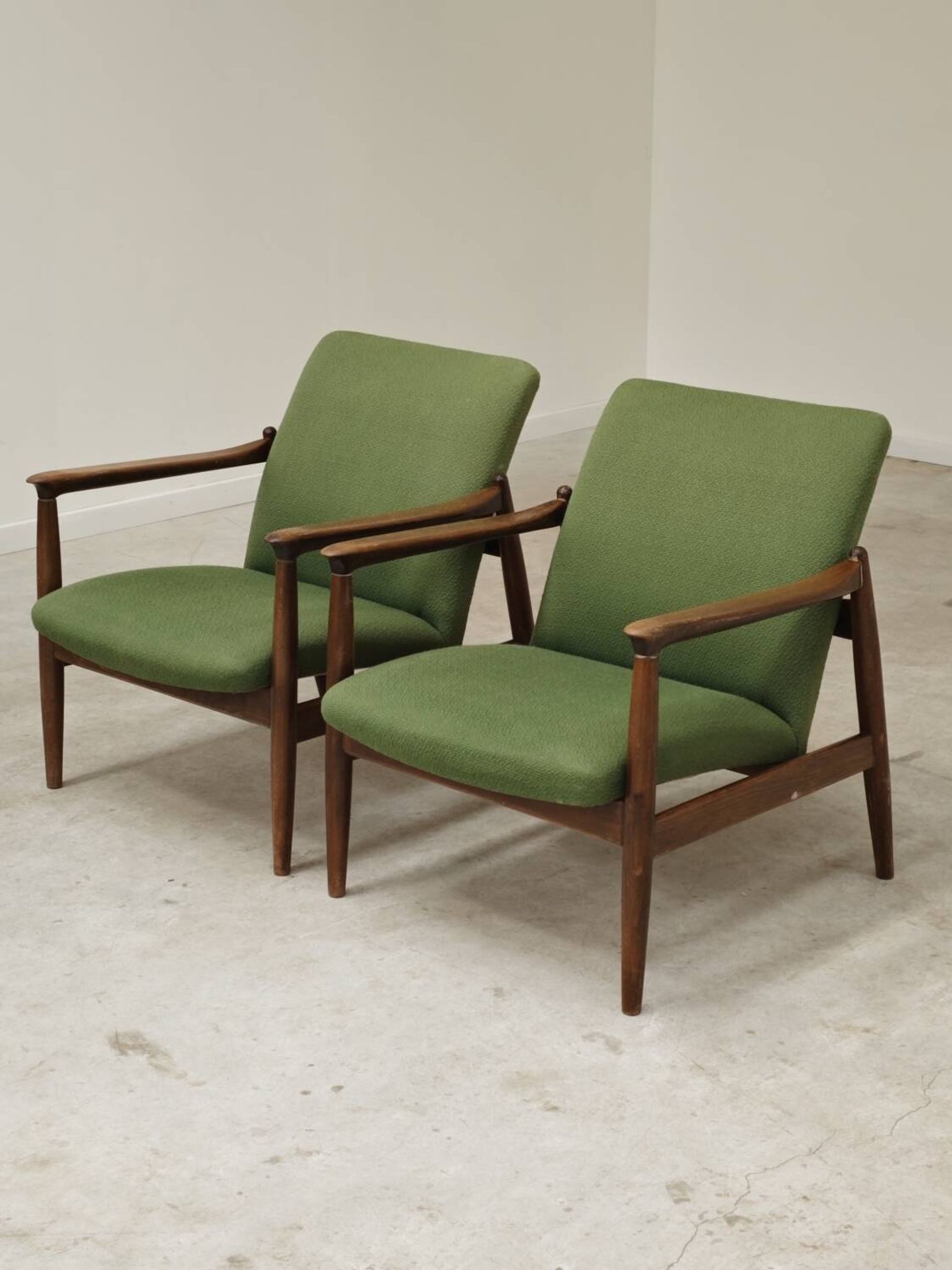 Paire de fauteuils vert GMF 64 par
Edmund Homa, Pologne 1960