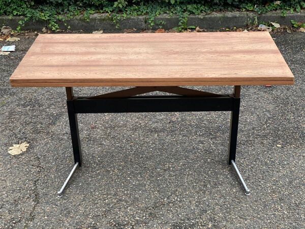 Table basse relevable en bois brut, restaurée