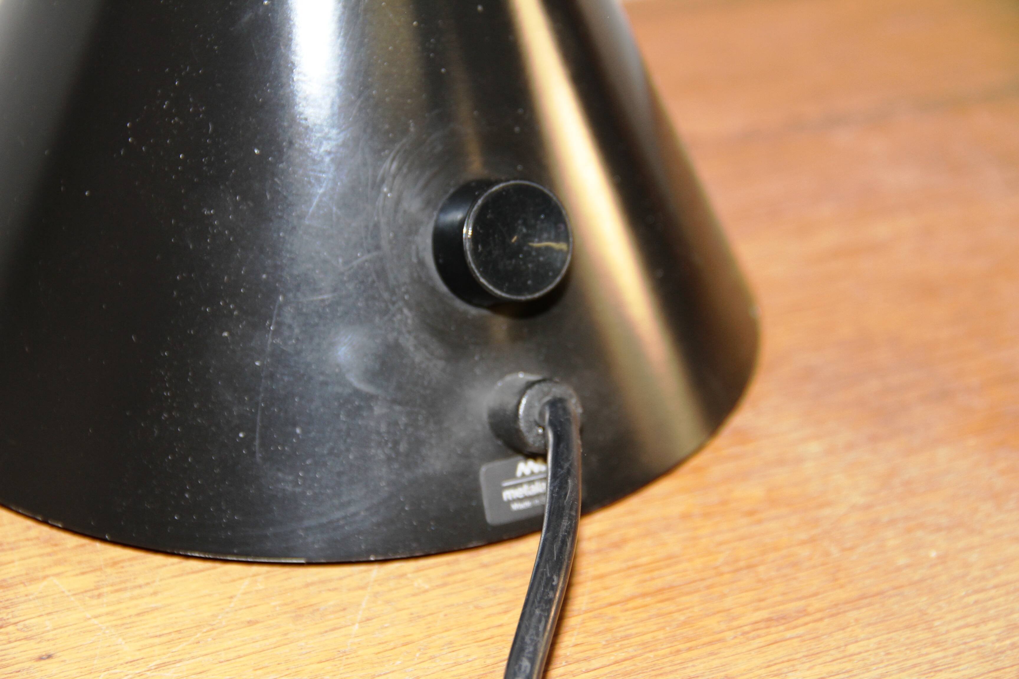 Calder Lamp, Metalarte