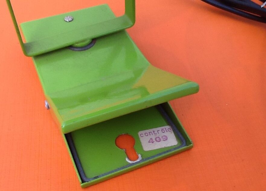 70s Spot metal "Lita" with pliers with switch Green Apple