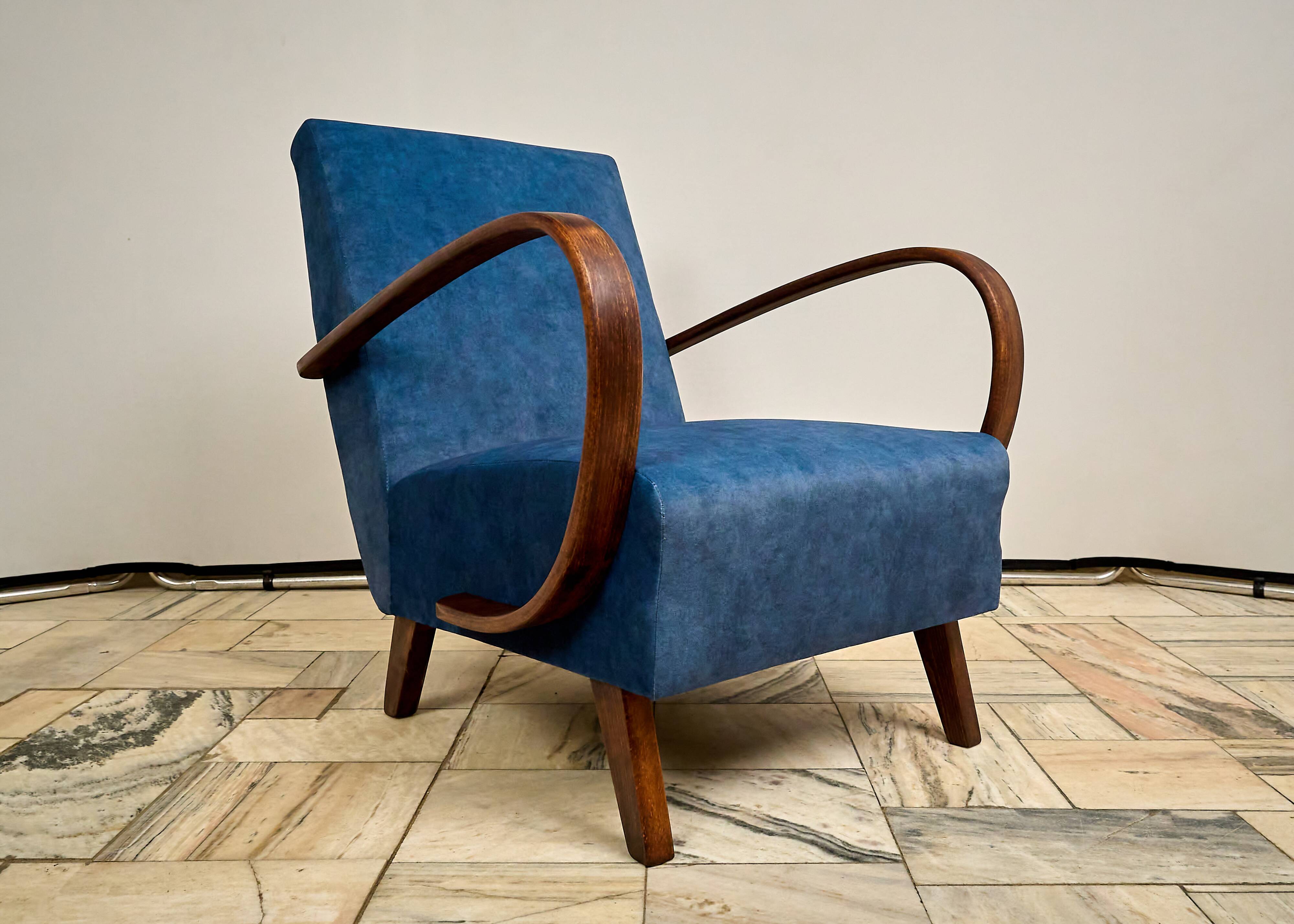 Jindrich Halabala armchair, Czechoslovakia 1940s