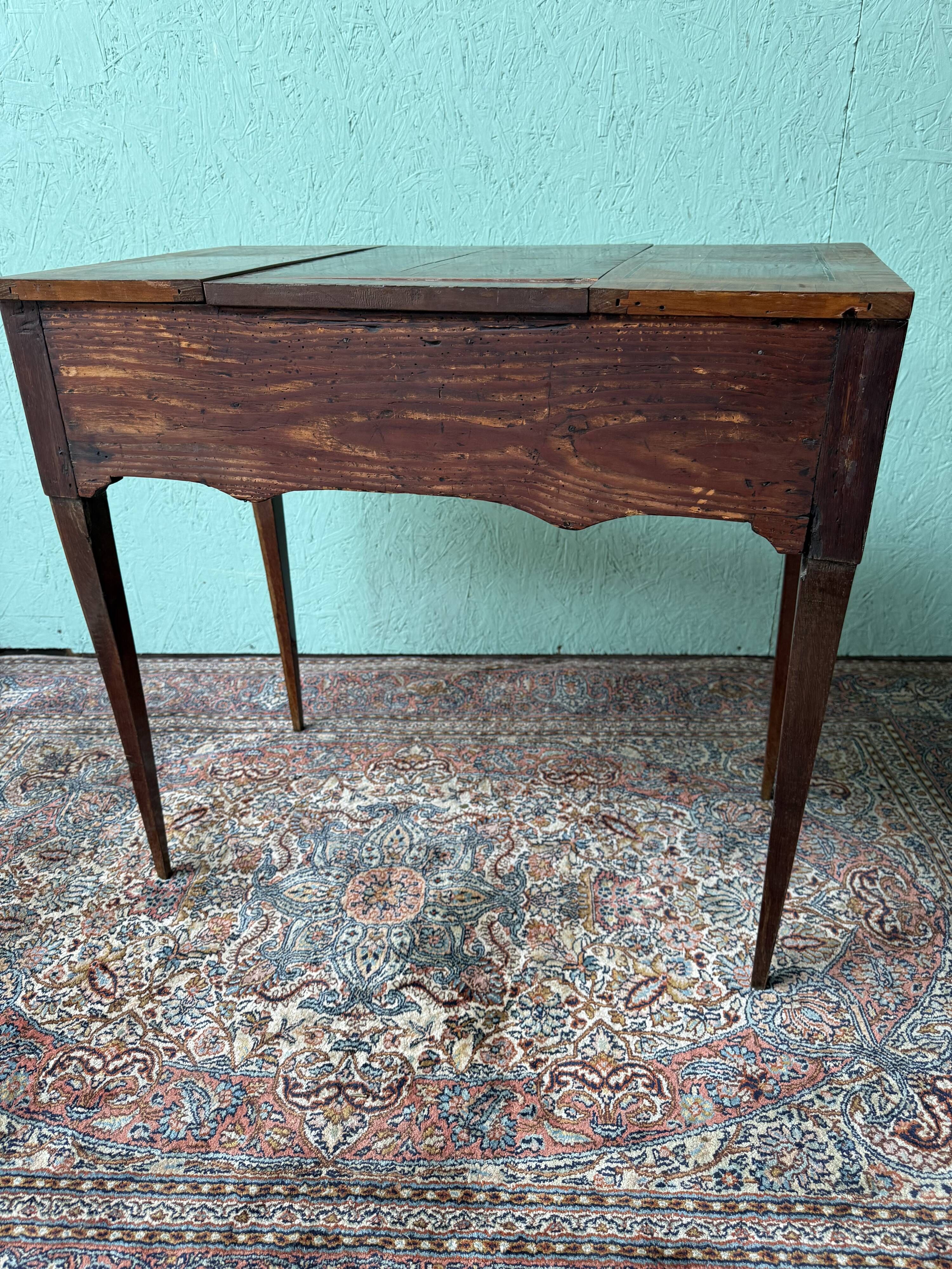 Coiffeuse d’époque Louis XVI