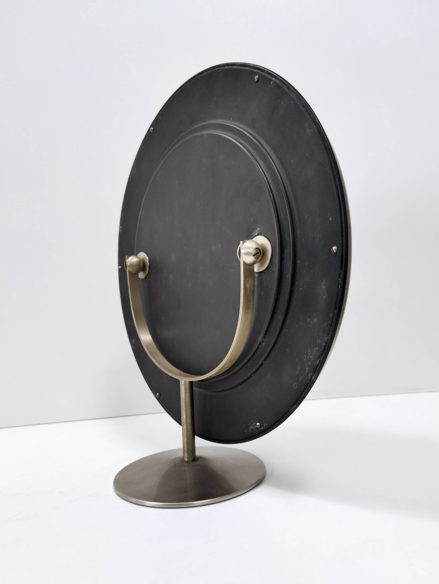 Miroir de courtoisie rond en laiton anodisé, attribution à Sergio Mazza, Italie