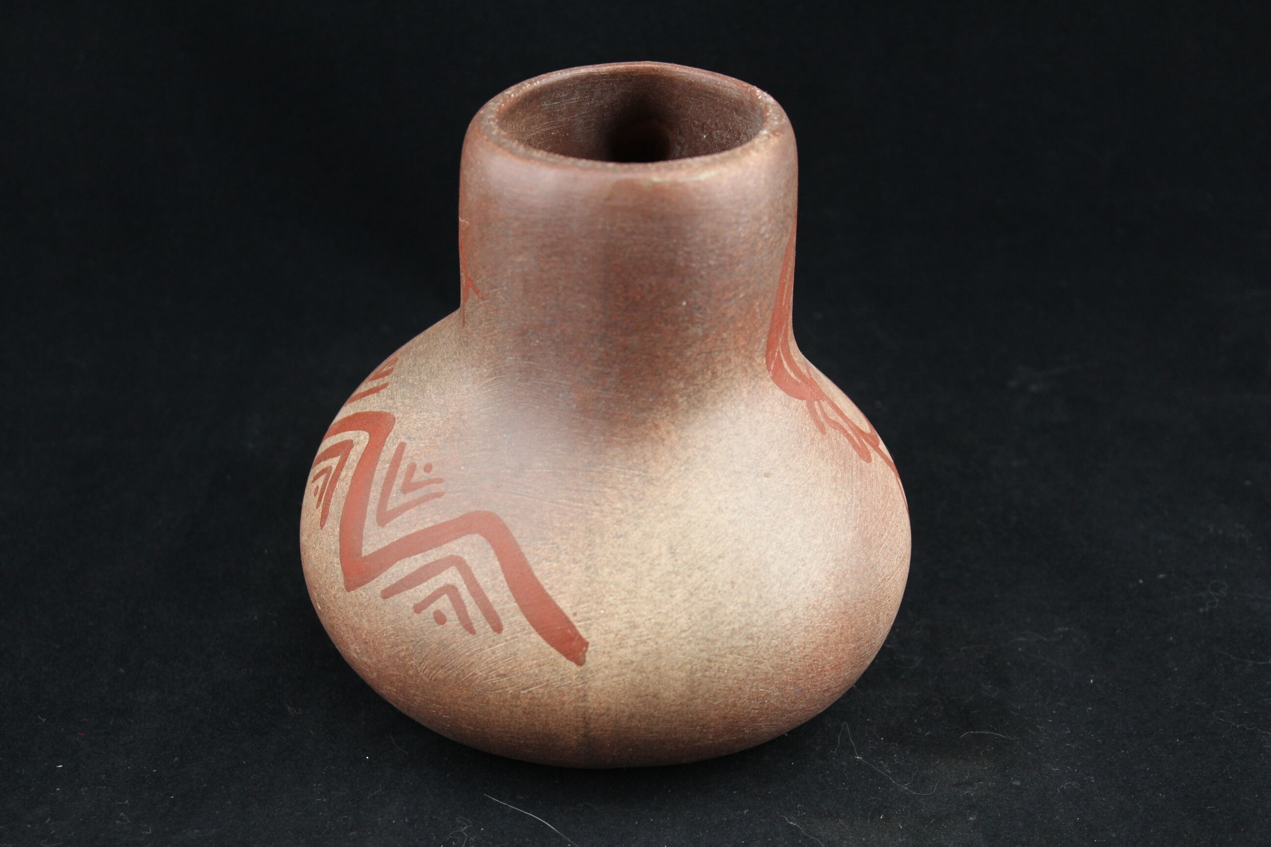 Miles Robert animal ceramic vase