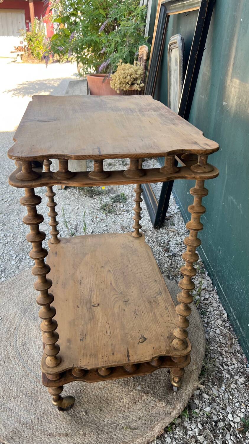 Coil serving trolley