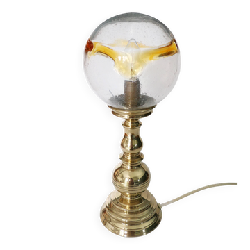Table lamp in solid brass with a vintage 1970s glass globe.
