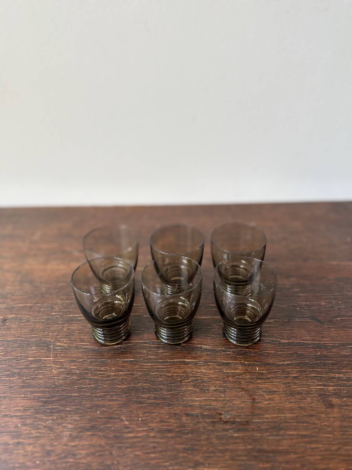 Set of 6 vintage 70s glasses with smoked grey ring feet