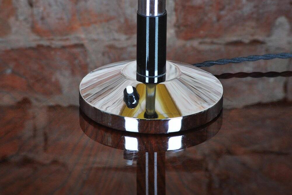 Lampe de table tchèque Art Déco en acier chromé, hêtre et parchemin, années 1940