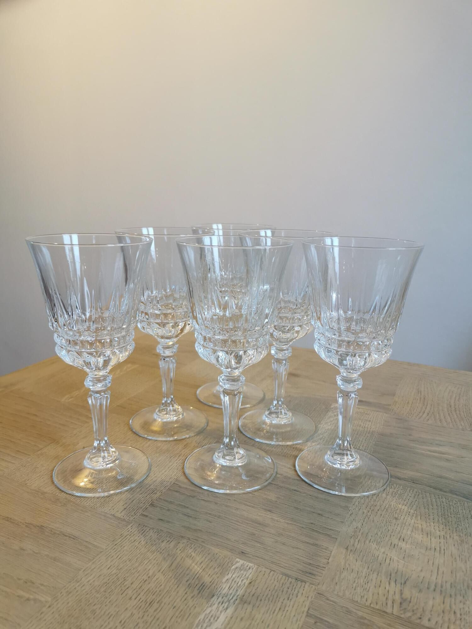 Service of 6 vintage water glasses in Luminarc chiseled glass