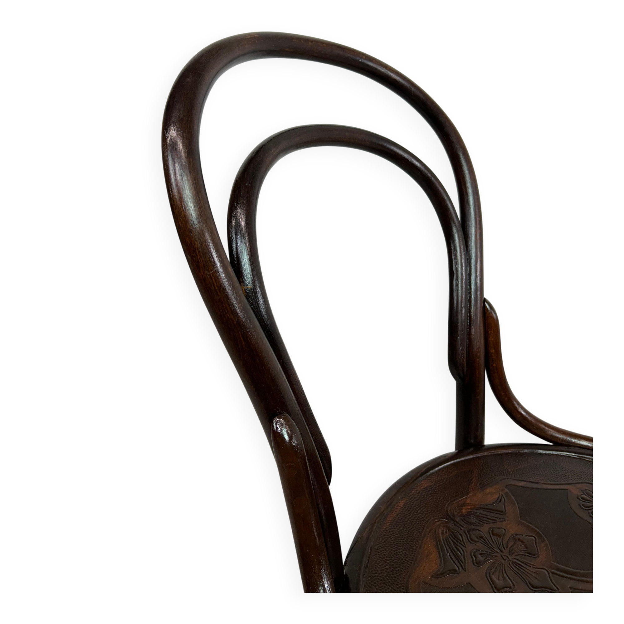 Bentwood dining chair No. 14 by Thonet