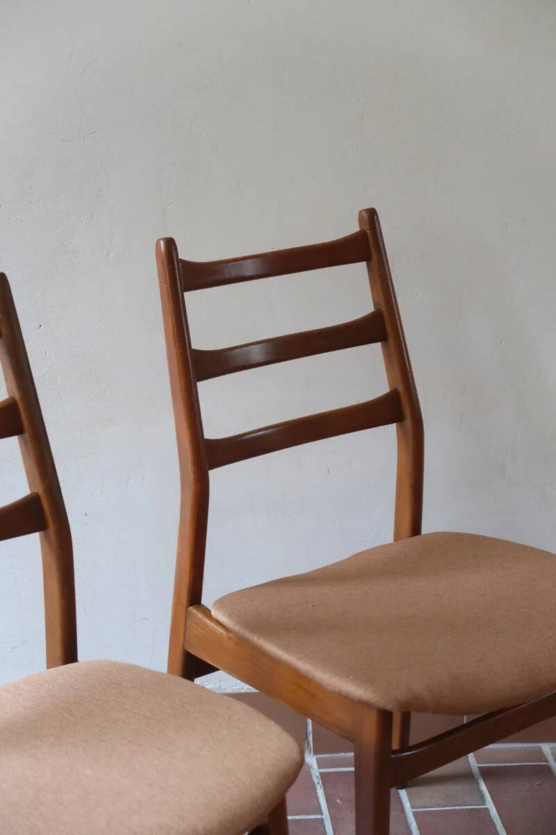2 vintage Scandinavian wooden chairs from the 1960s.