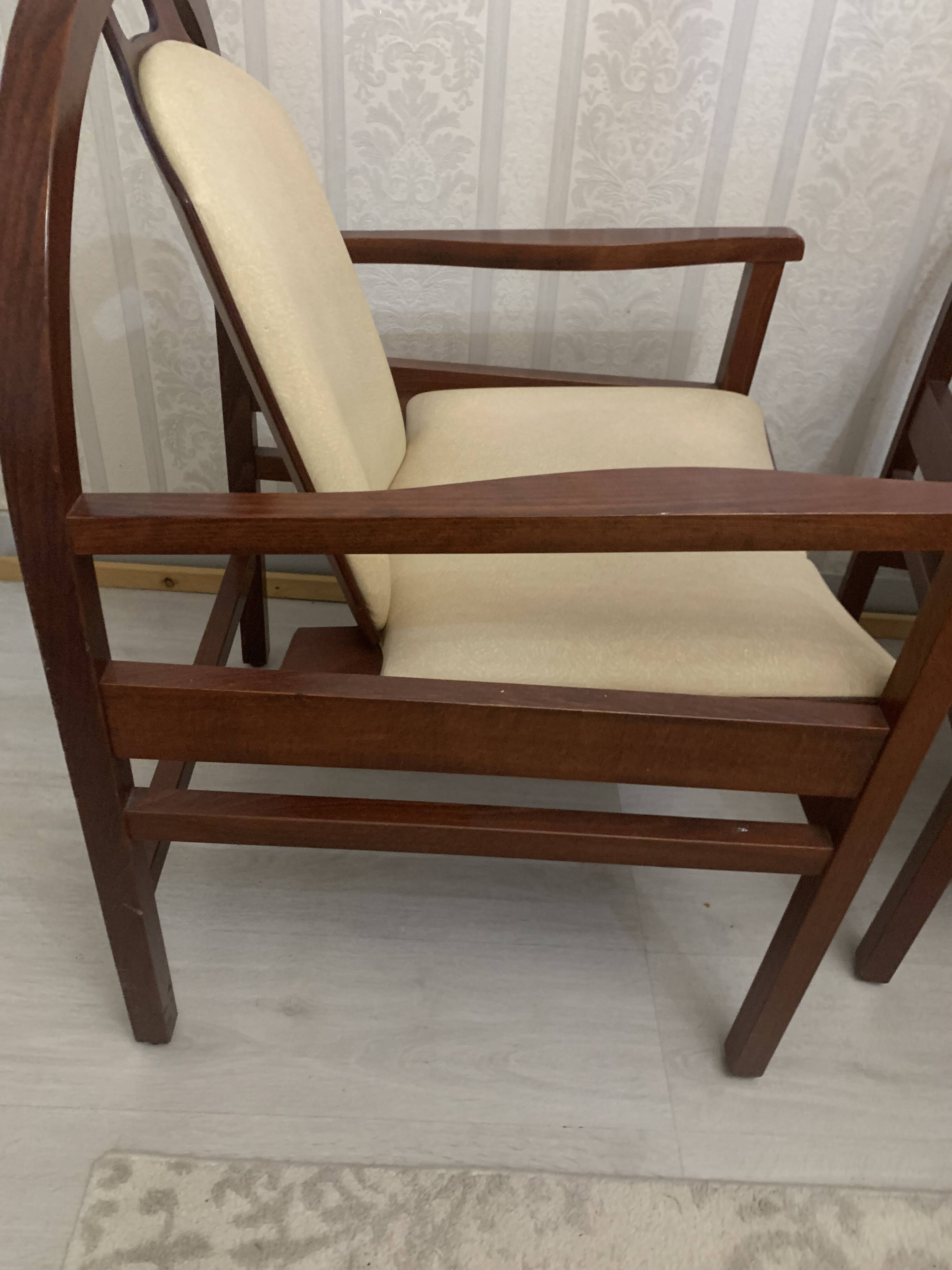 Pair of vintage Baumann armchairs – leather & solid wood – very good condition