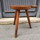 Tabouret tripode ancien  en chêne massif art populaire 