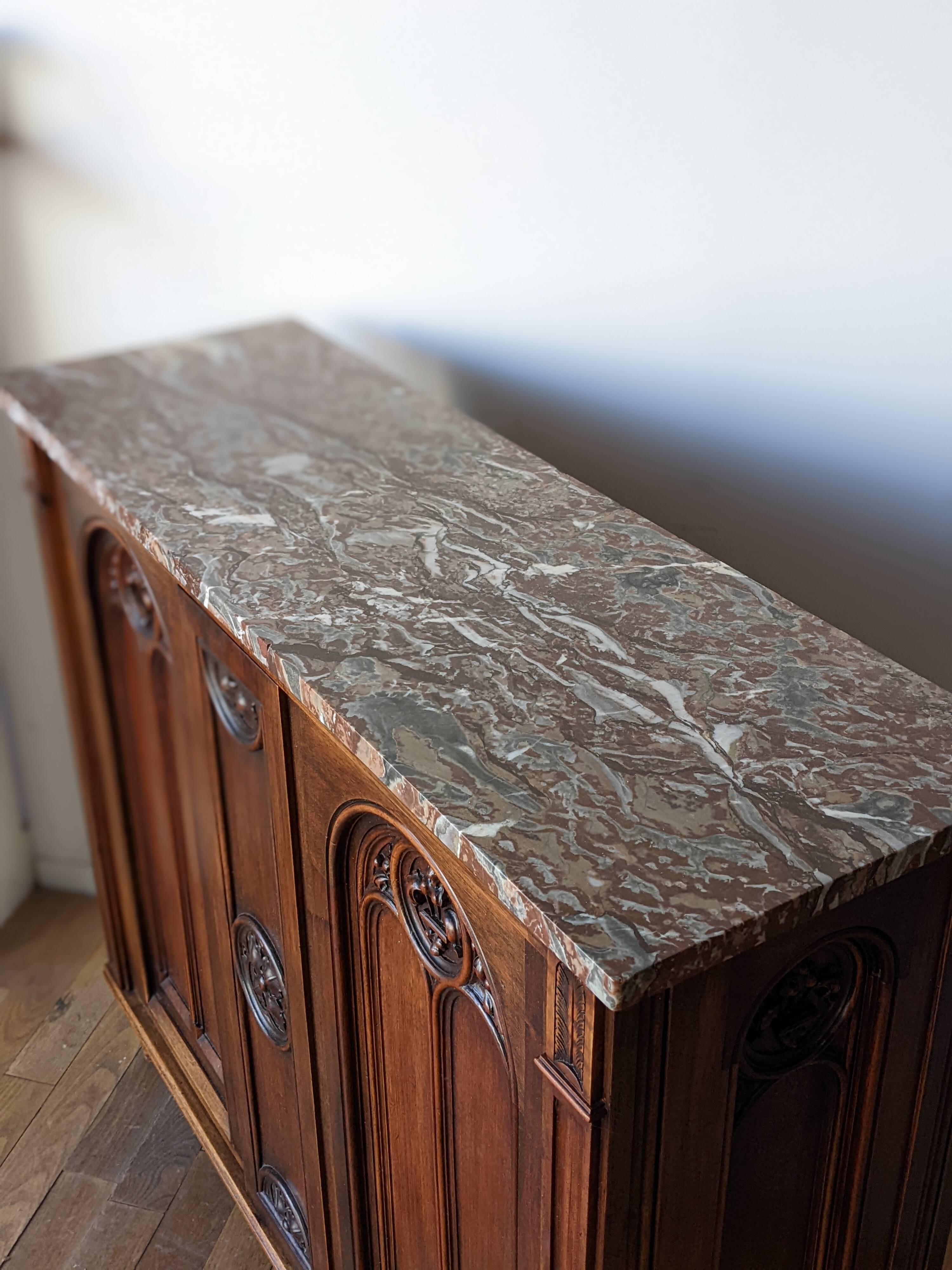 Storage cabinet with mahogany warheads