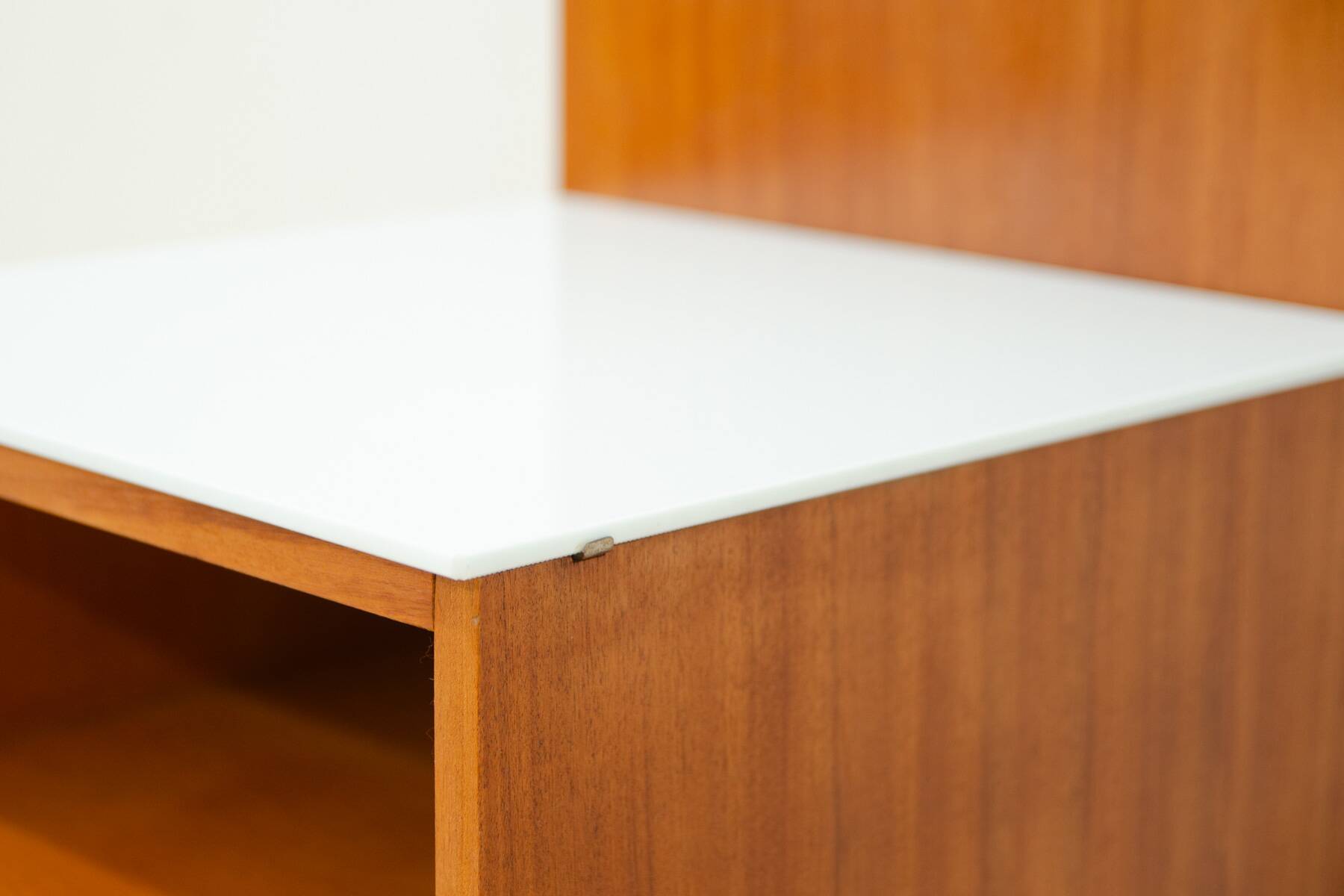 Paire de tables de chevet entièrement rénovées par Mojmír Požár, années 1960, Tchécoslovaquie