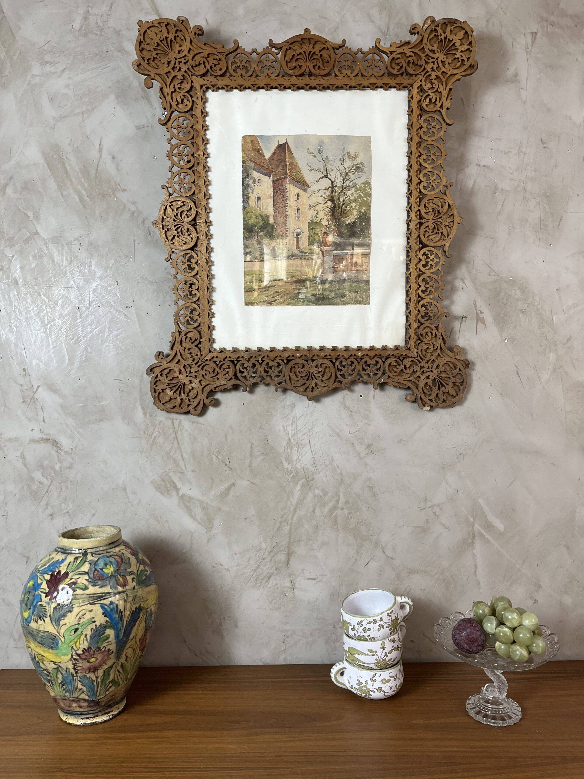 Glass fruit bowl on foot