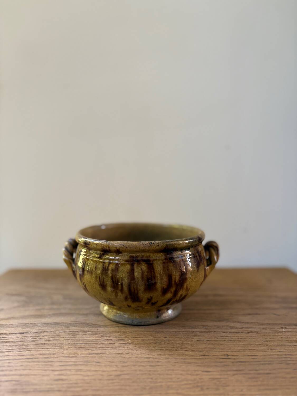 Cache pot en céramique vintage oreilles tressées