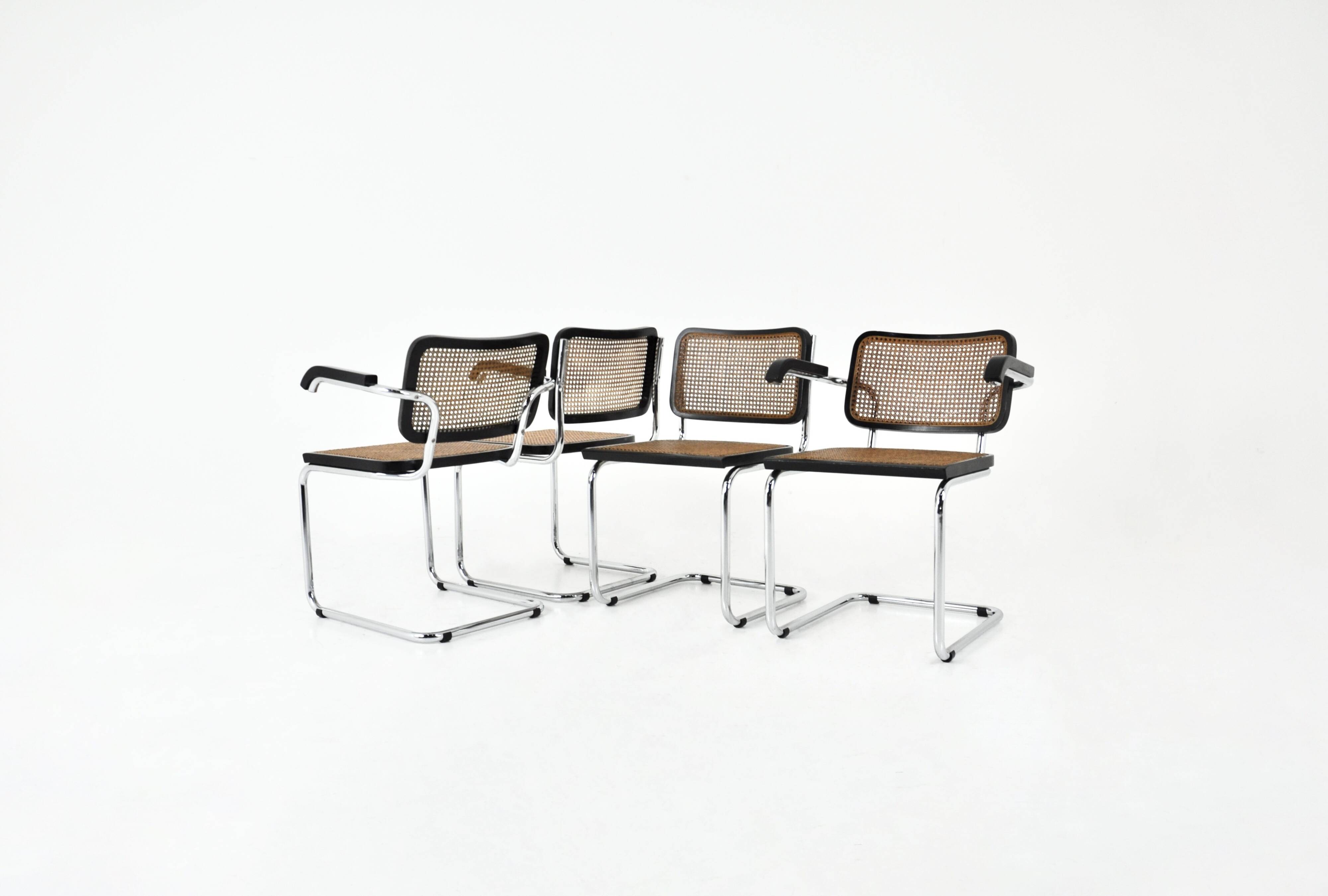 Set of 4 B32 style dining room chairs by Marcel Breuer