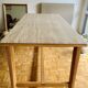 Table designer E. Gallina en travertin et chêne massif pour 6 personnes.