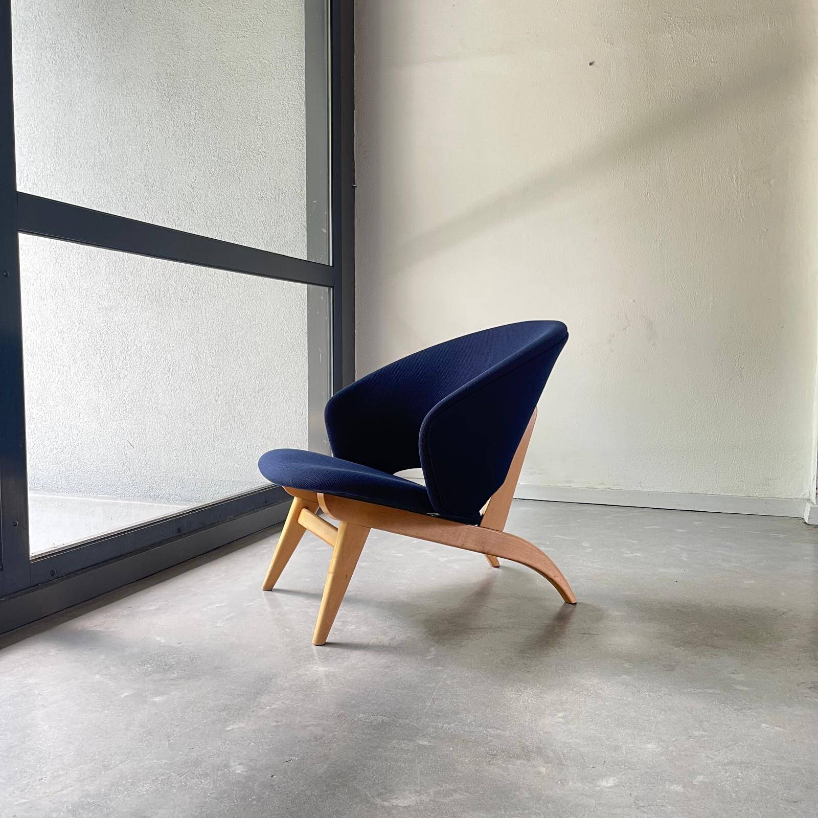 Set of two mid century lounge or cocktail chairs by Theo Ruth for Artifort