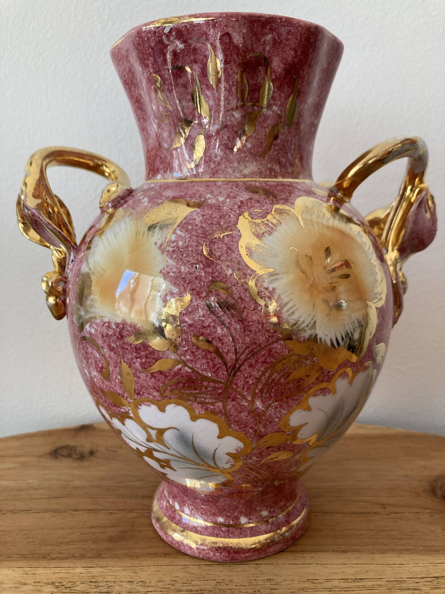 2 vases with floral designs in ceramic and gold embellishments, Mica Italy.