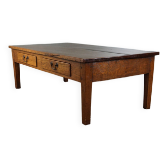 Charming and practical antique coffee table with two drawers and a beautiful color