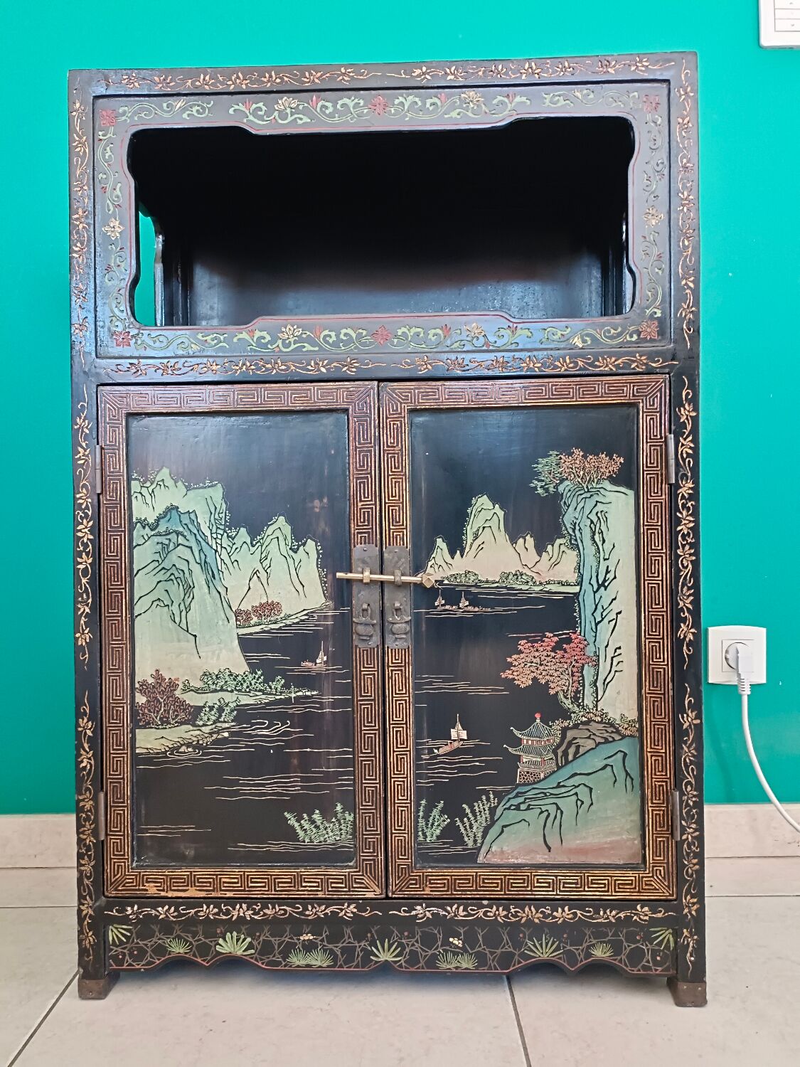 Black lacquered Chinese sideboard