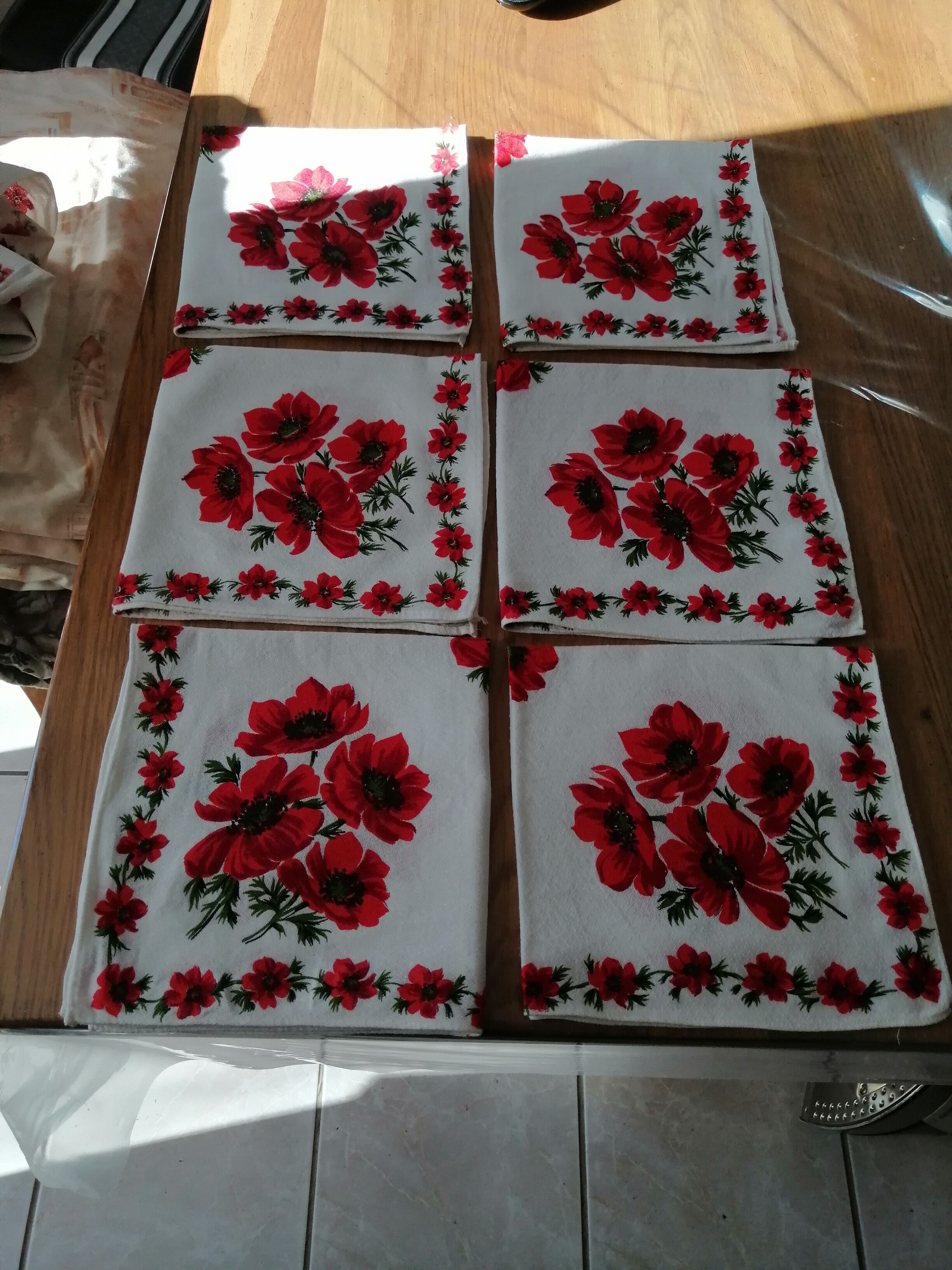 Tablecloth & vintage towels