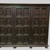 Meuble de rangement a trois portes de style Renaissance XX siècle