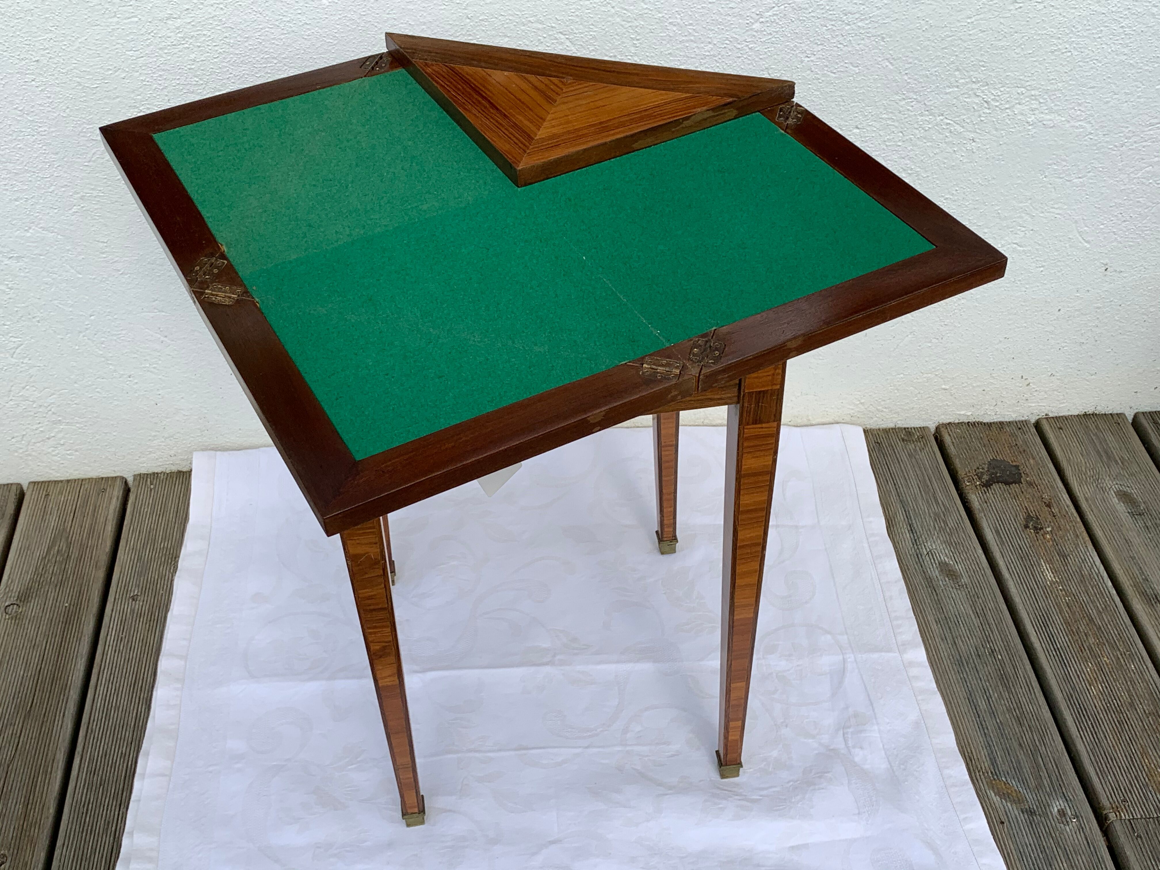 Game table called handkerchief