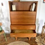 Scandinavian secretary