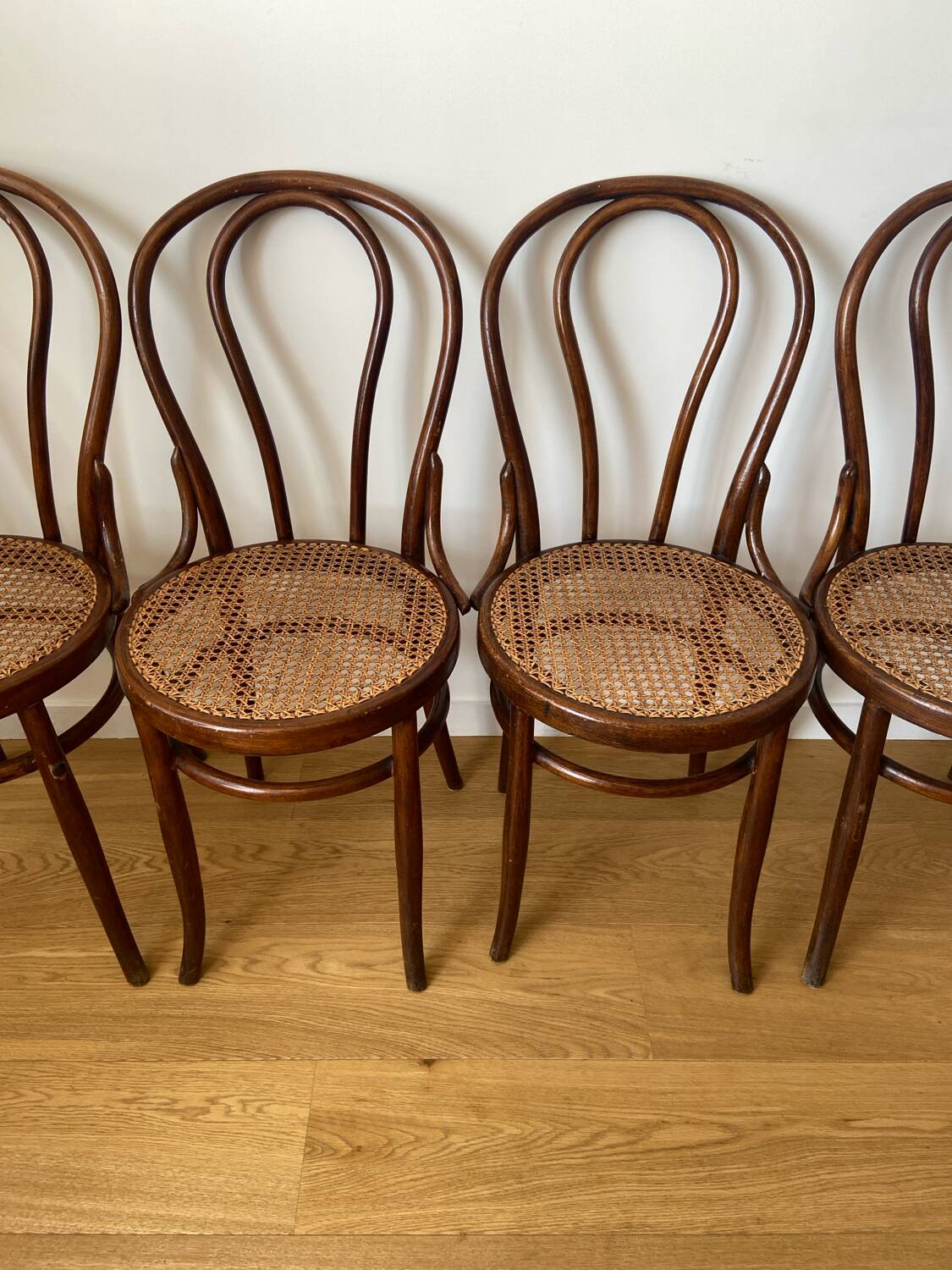 Chaises Bistro en cannage Mundus