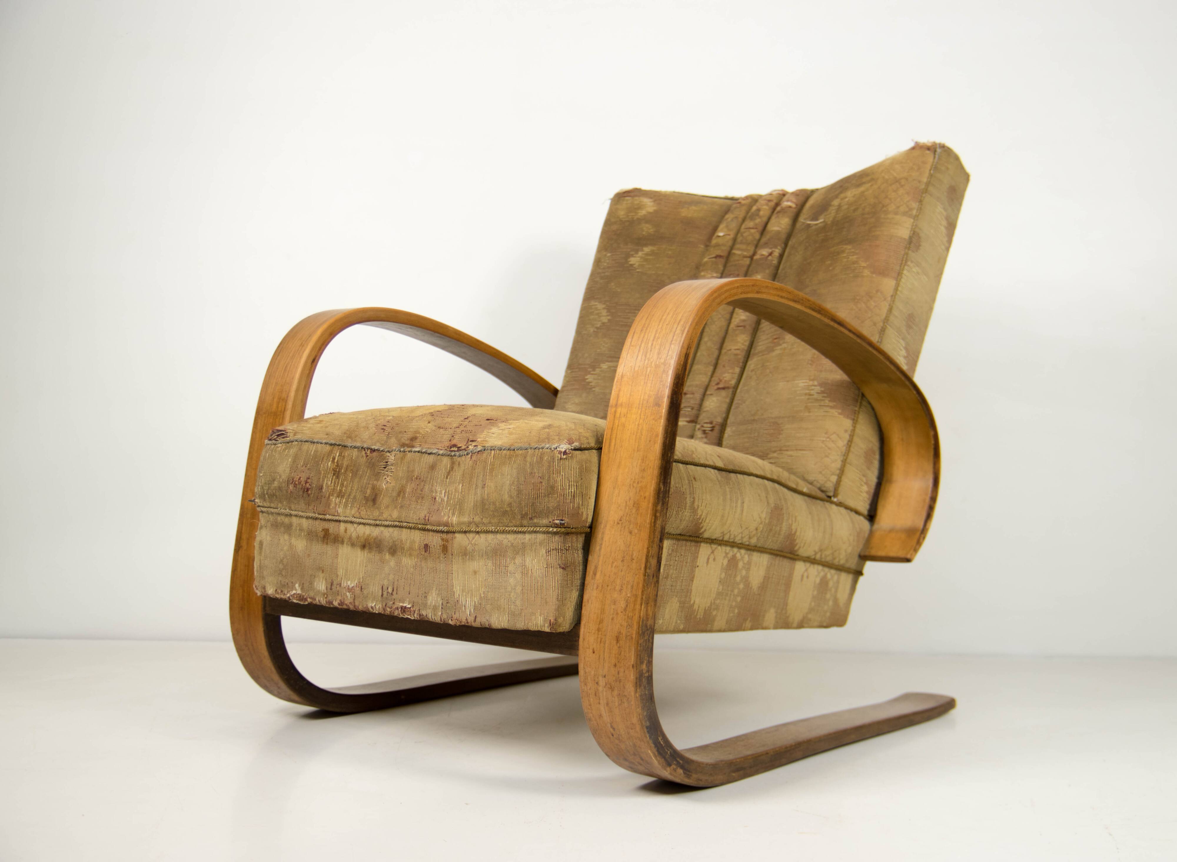 Tank Armchair by Miroslav Navratil, Laminated Bentwood, 1930s