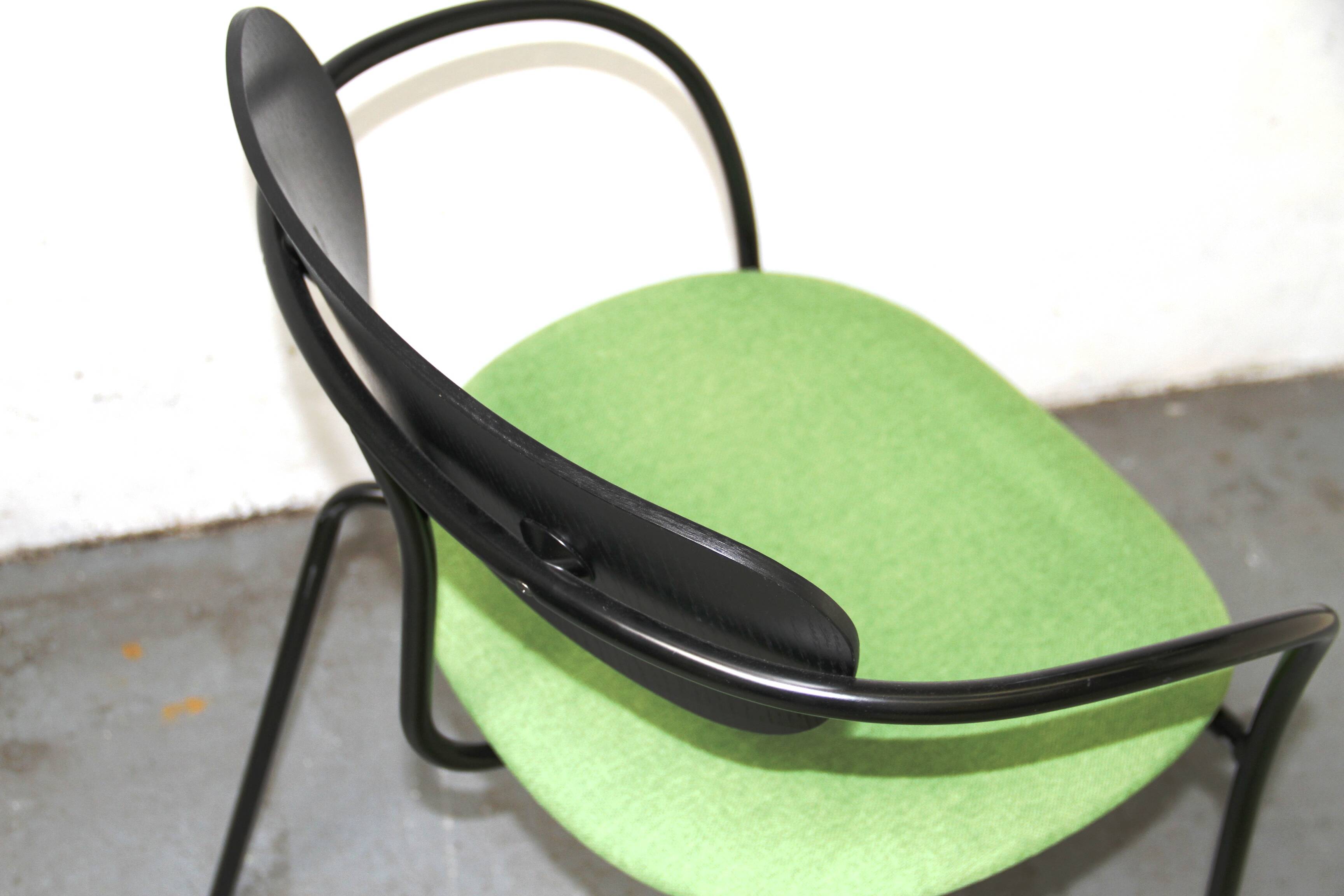 Pavilion AV4 chair, & Tradition