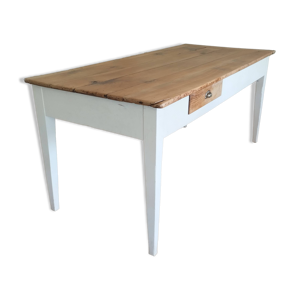 Table de ferme rénovée