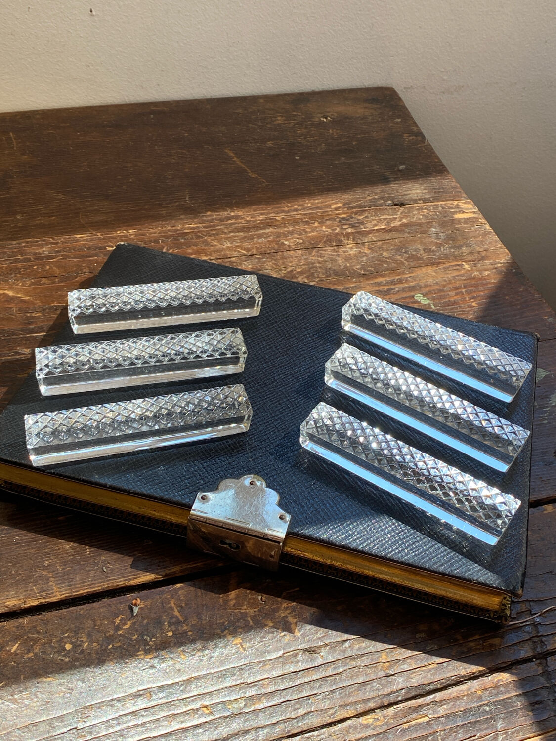 Crystal knife rest, diamond tip