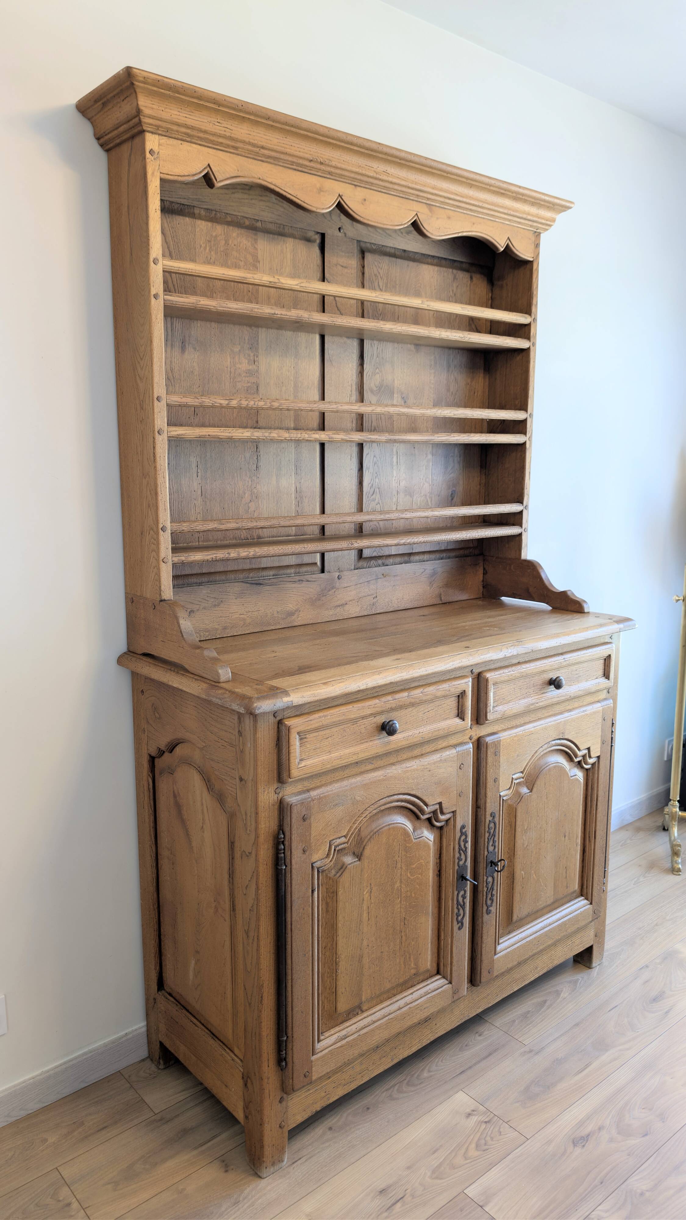 Buffet two bodies Old Furniture in solid oak, Italian rustic style