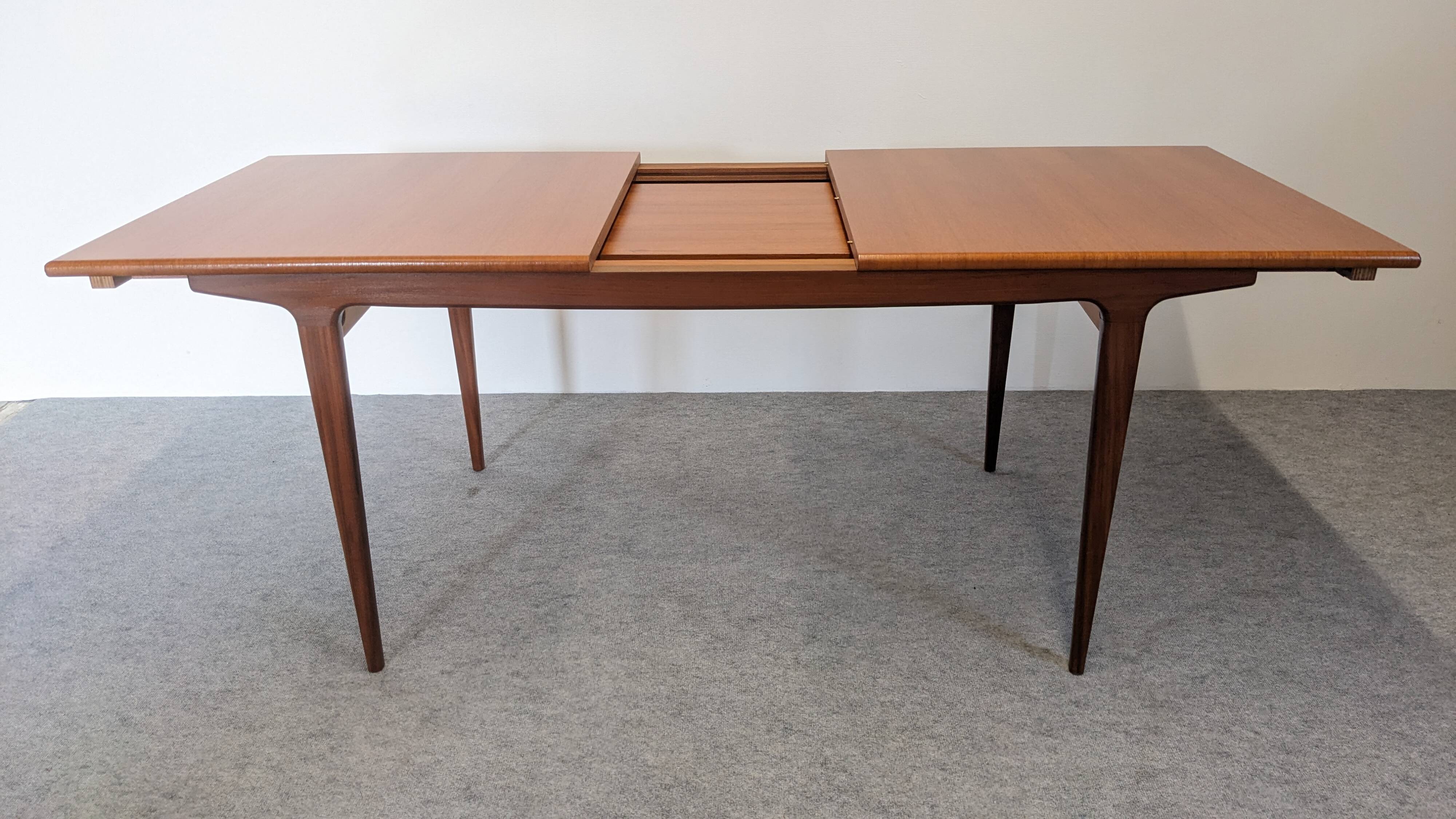 Extendable Scandinavian teak dining table, circa 1960