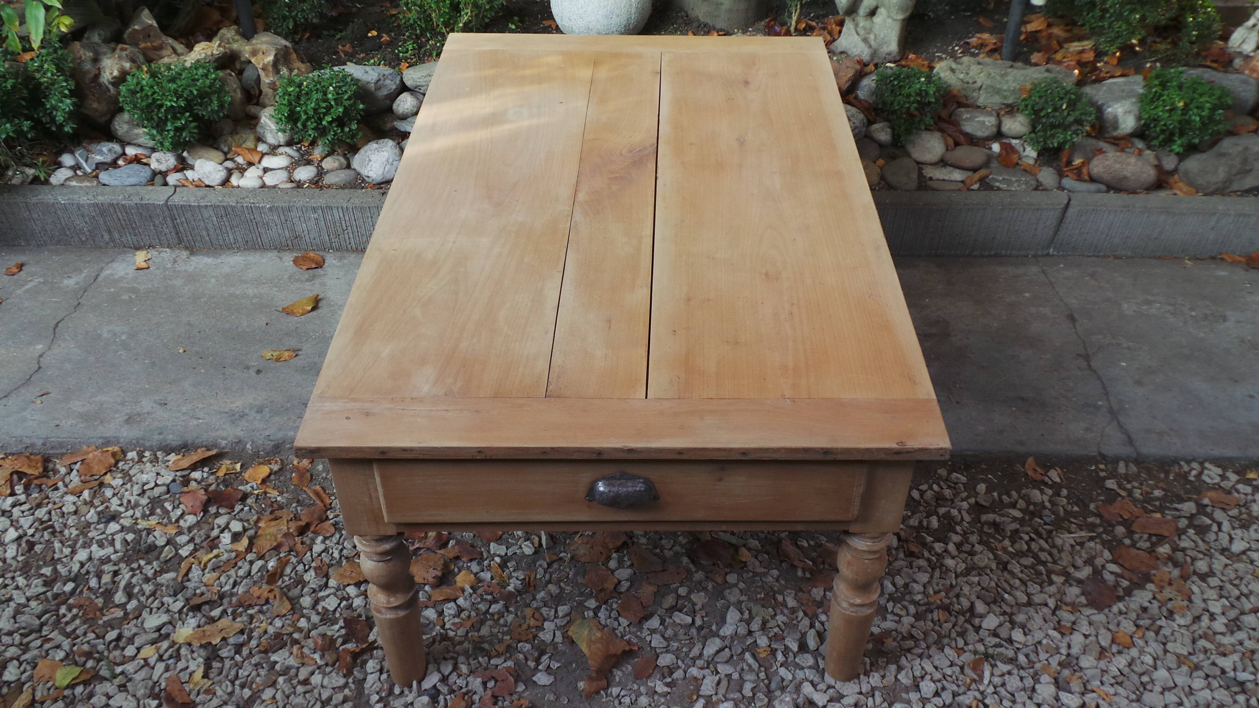 Low farm table