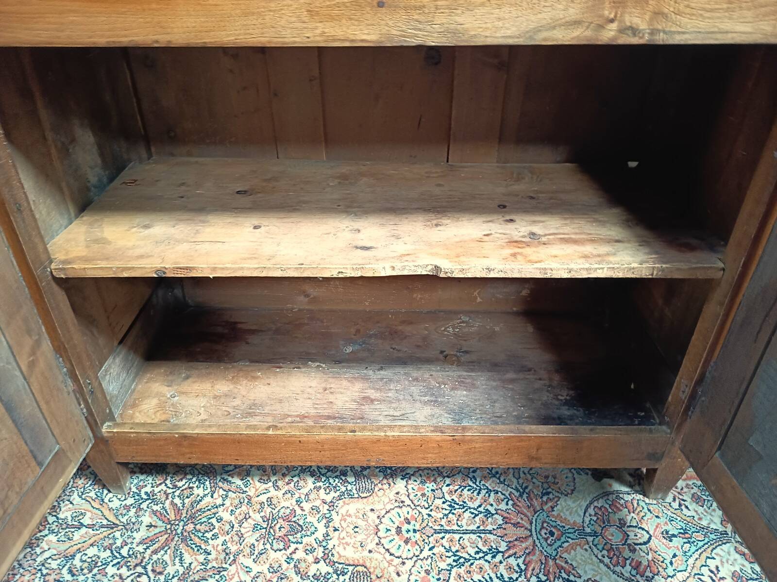 Louis XVI height-adjustable buffet in walnut