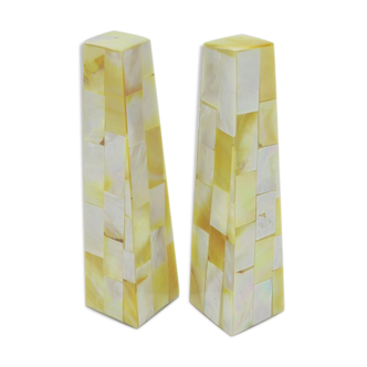 Set of one salt and one pepper shaker