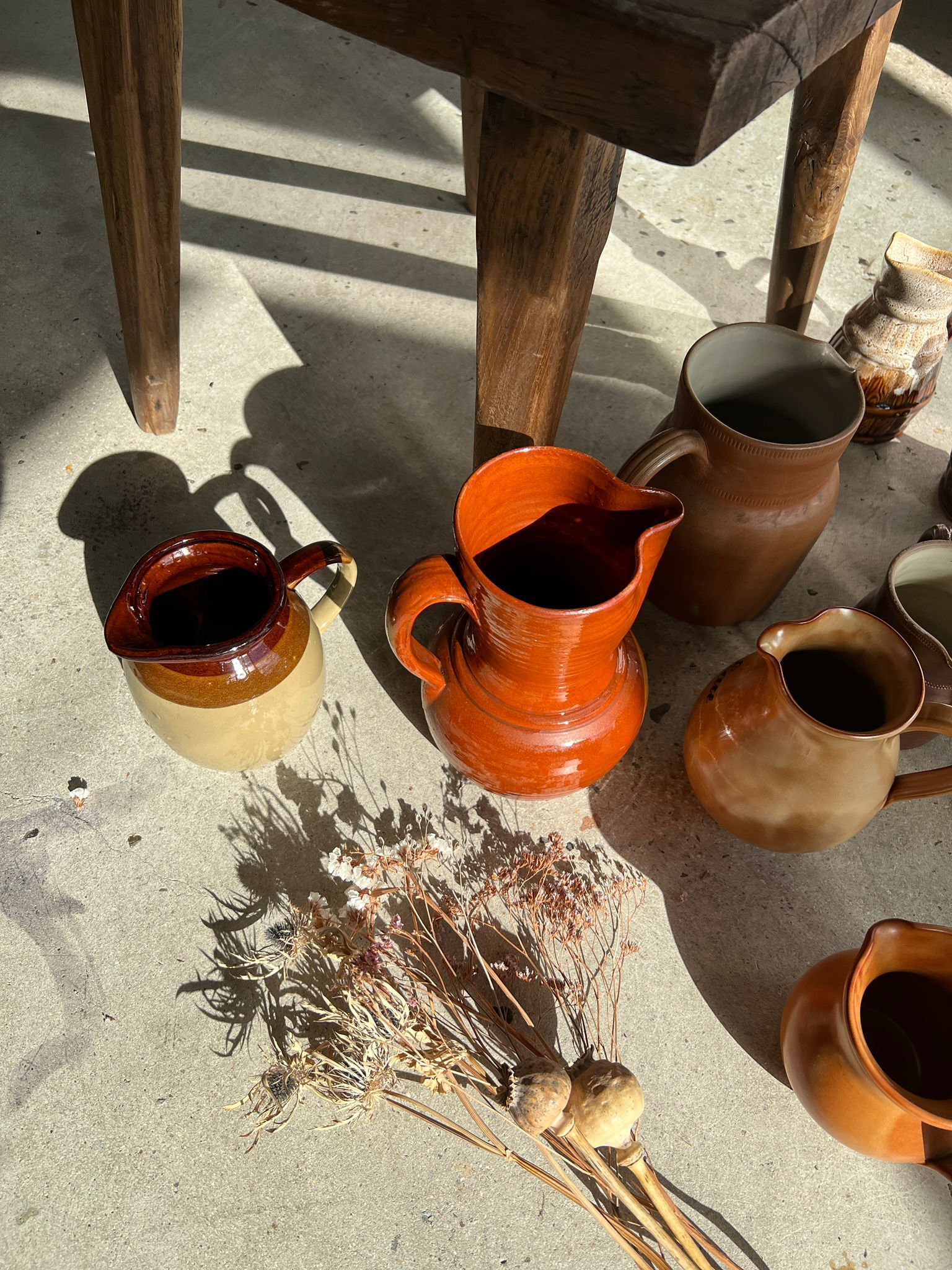 Two-tone brown ceramic wine pitcher H: 24cm