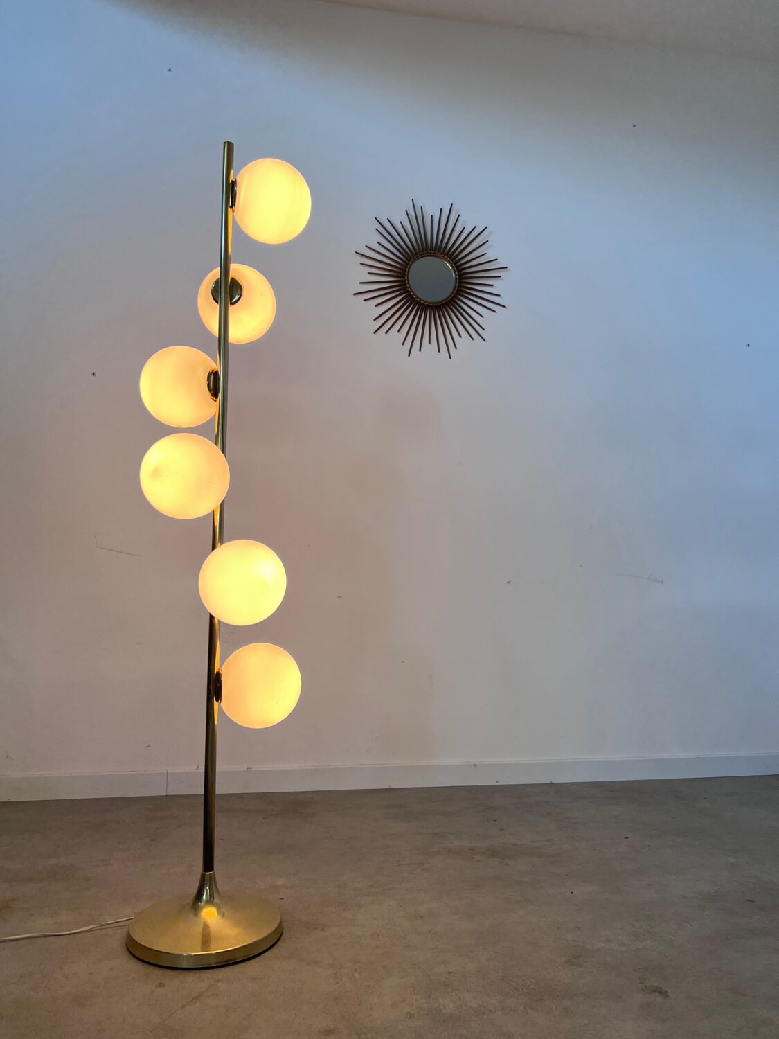 Old floor lamp in brass and opaline design from the 70s Max Bill lamp