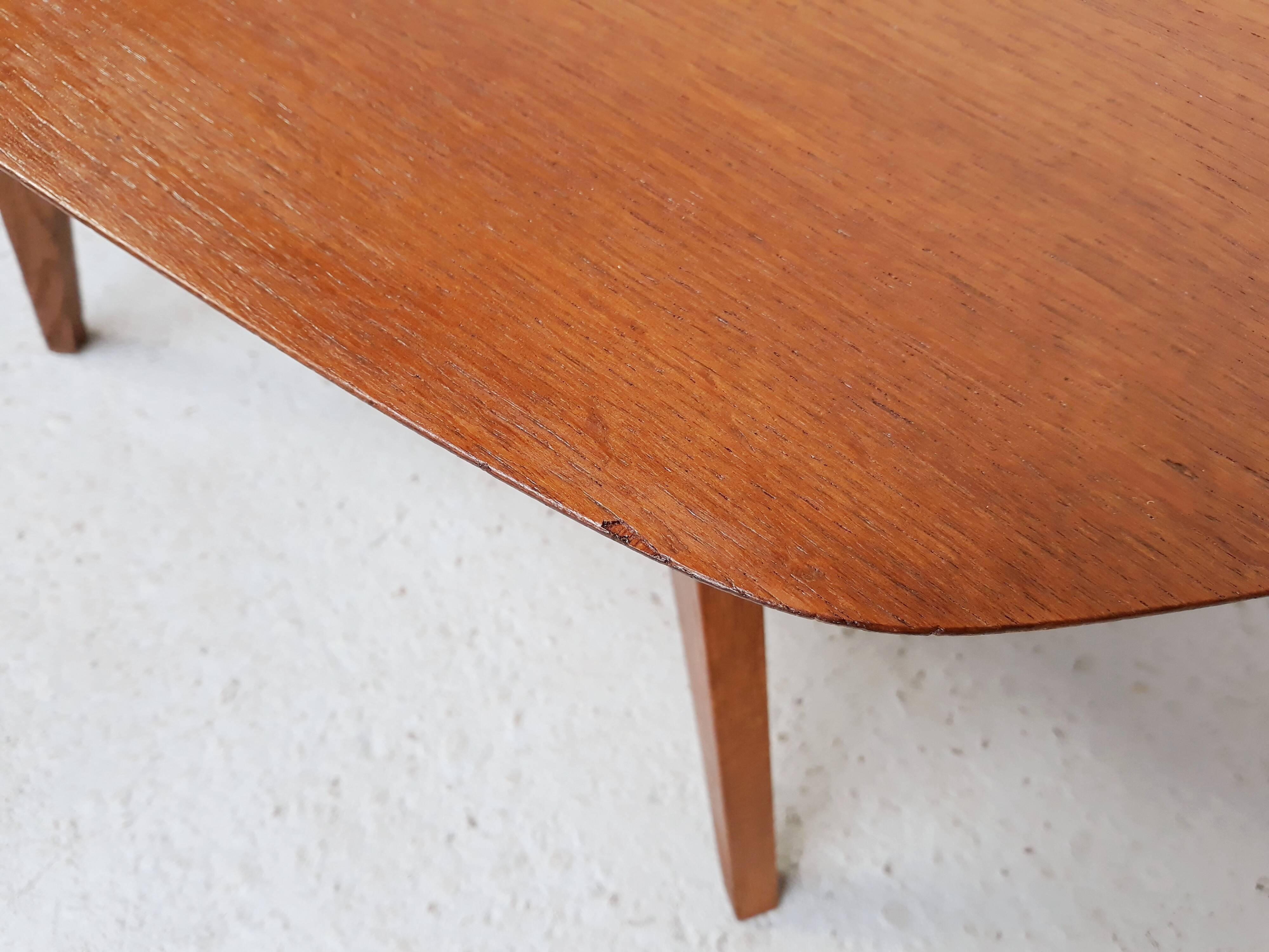Table basse vintage haricot