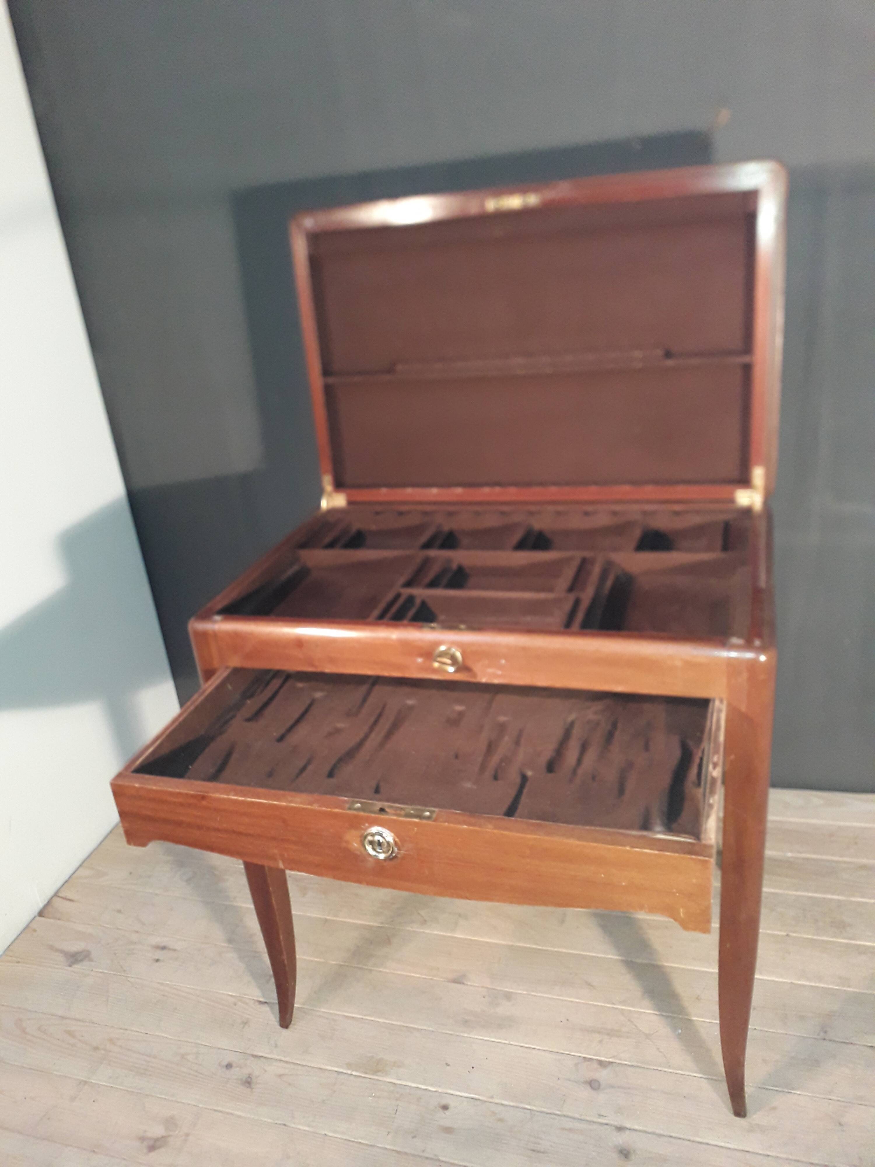 Year house table:40"