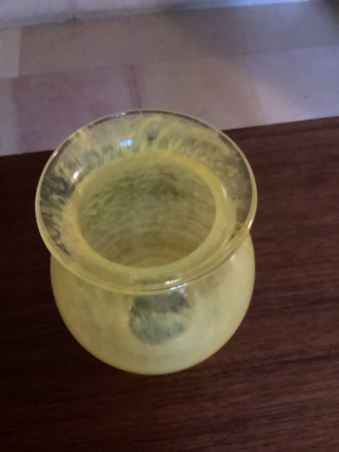 Vase en verre soufflé vintage