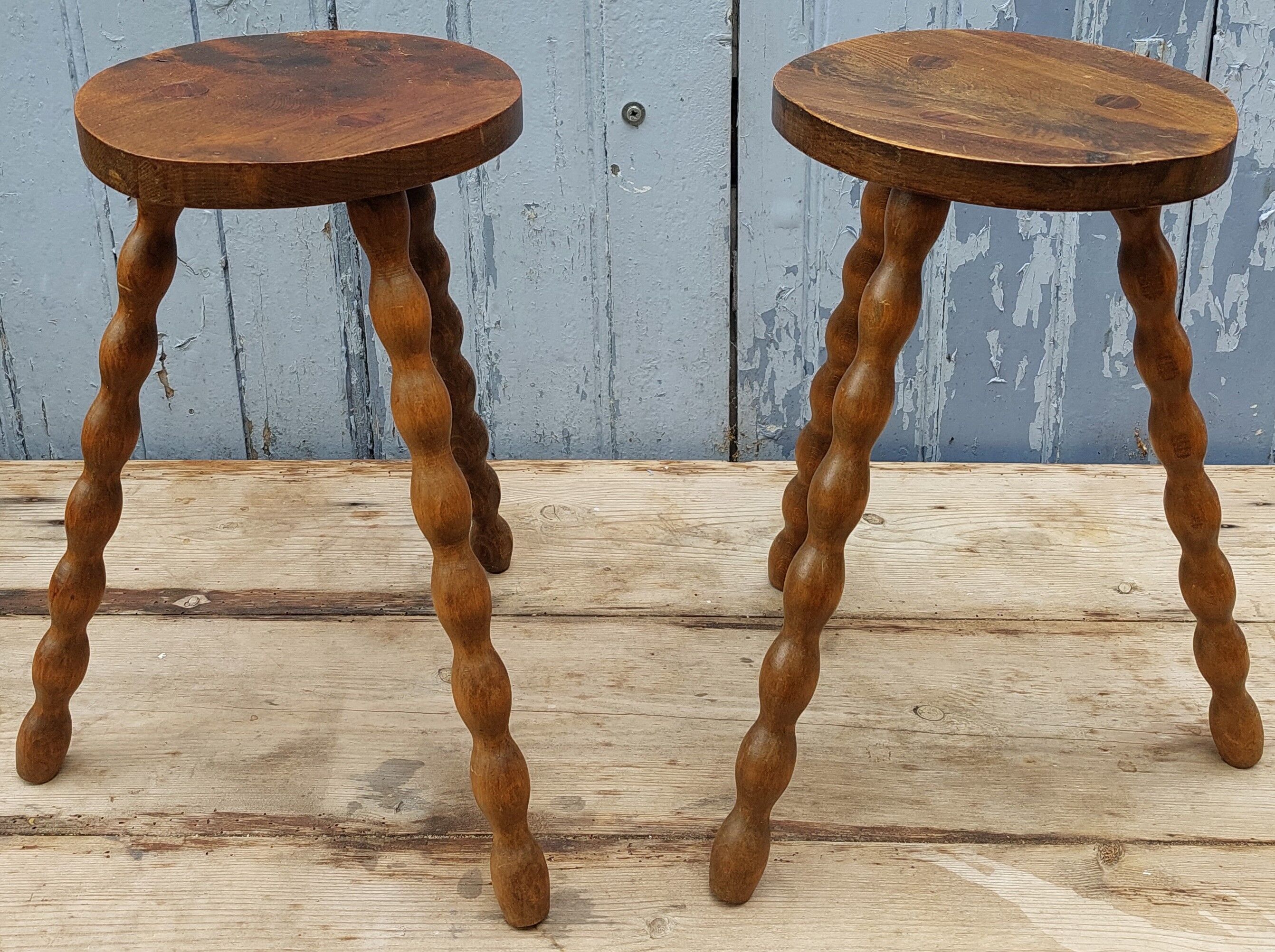 Tripod stool duo