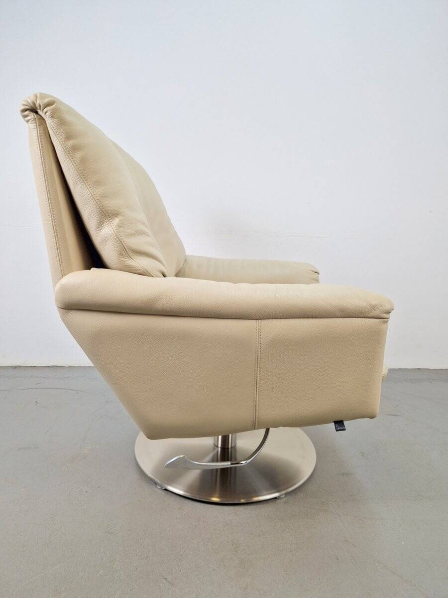 Fauteuil Cece pivotant en cuir de Leolux