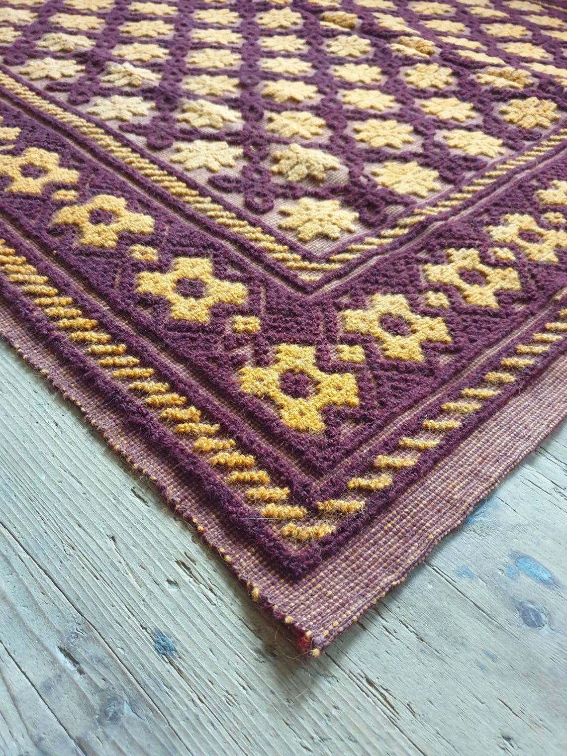 Tapis Roumain en laine tissée à la main